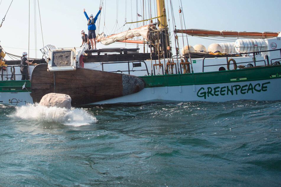 Greenpeace soll blechen: So teuer könnten die Steine in der Ostsee noch werden