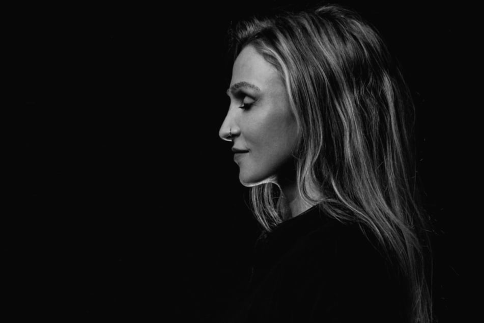 Jil Tanner sorgt beim GEht RAus! Open Air für kraftvollen Techno und Gänsehaut-Momente.