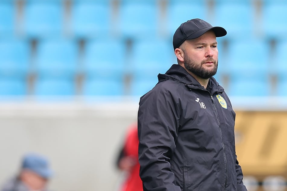 Der dienstälteste Trainer der Regionalliga Nordost geht von Bord - wechselt er zu diesem Liga-Rivalen?