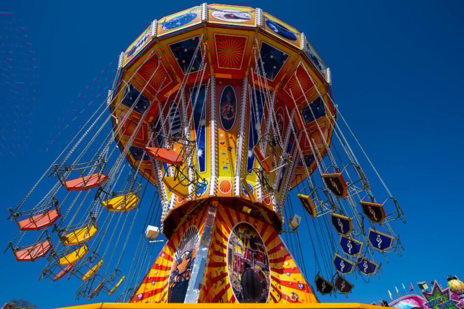 Neben dem Kettenkarussell erwarten Euch noch viele weitere Fahrgeschäfte.