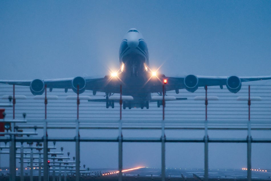 Die Flughäfen Leipzig/Halle und Dresden kommen nicht zur Ruhe. (Archivbild)