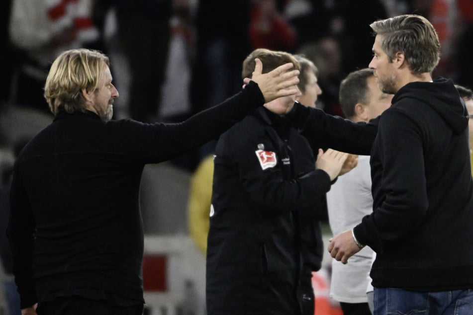 Michael Wimmer (42, rechts) und Sven Mislintat (49) hatten bei sechs Toren gegen Bielefeld Grund genug, abzuklatschen. Deshalb legt sich der Sportdirektor fest, dass der Trainer vorerst bleiben darf.