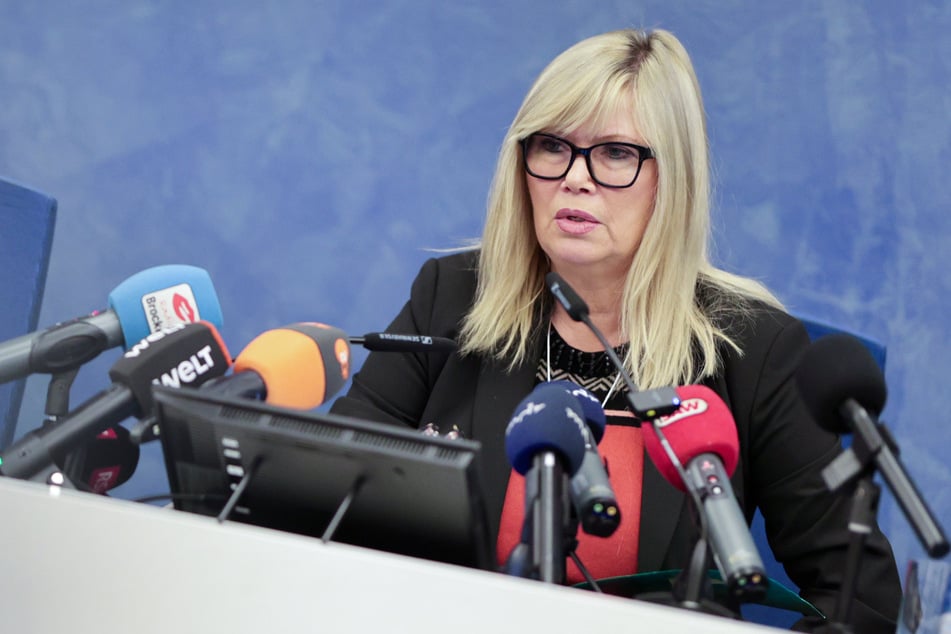 Magdeburgs Oberbürgermeisterin Simone Borris (63, parteilos) habe keinen Einfluss auf die kontroverse Verlegung einer Buchlesung gehabt.