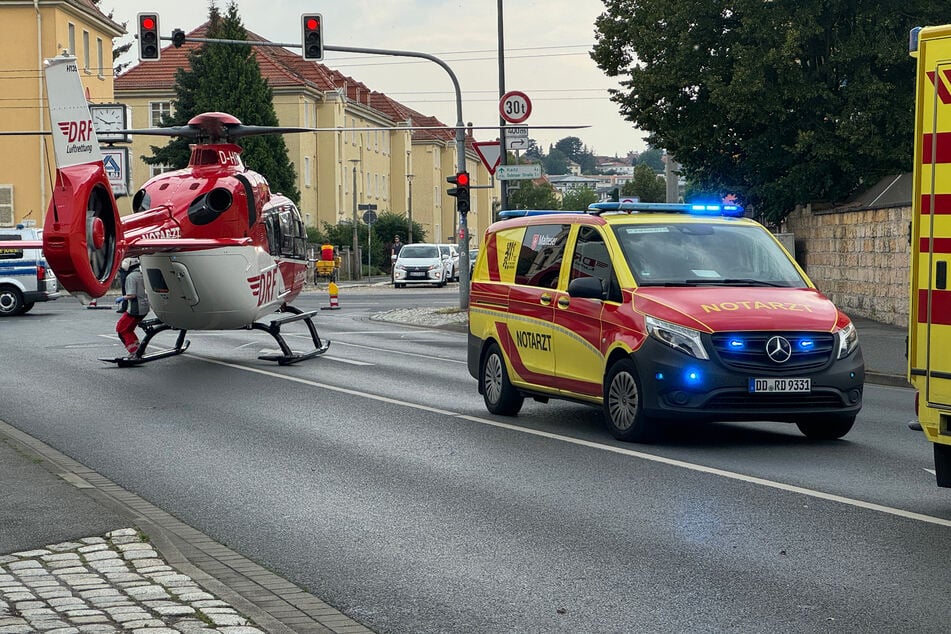 Der Rettungshubschrauber Christoph 38 brachte einen Mann mit schweren Brandverletzungen zur Behandlung in ein Schwerbrandverletztenzentrum.