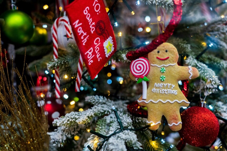 Wünsche anderen Menschen frohe Weihnachten und zeige damit, dass Du an sie denkst.