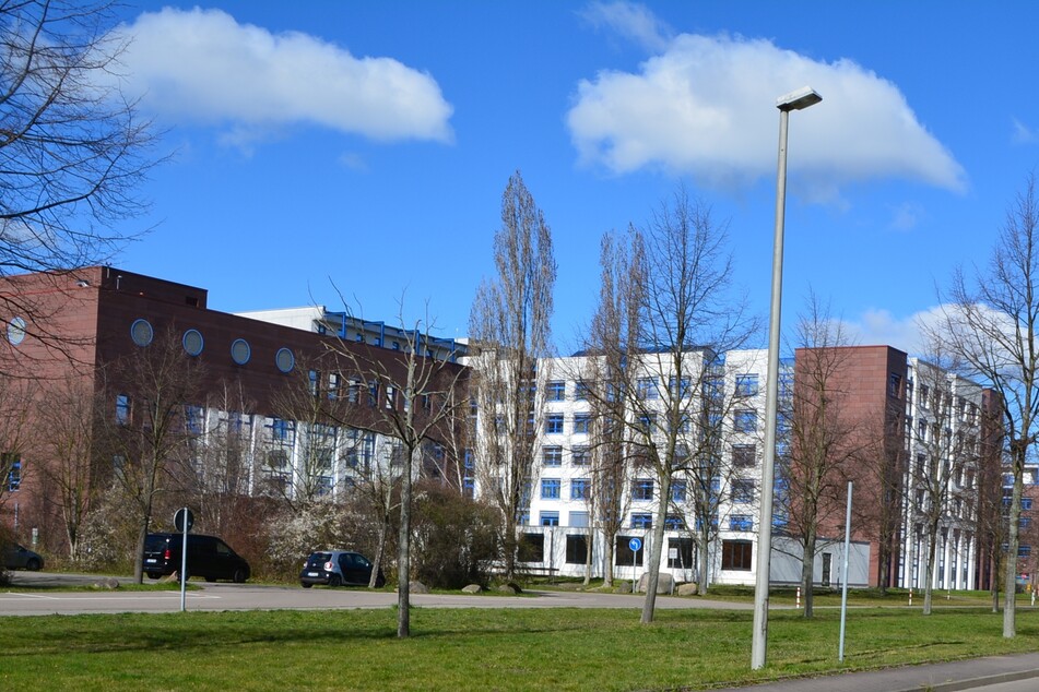 Am Helios-Klinikum herrscht nun strikte Maskenpflicht.