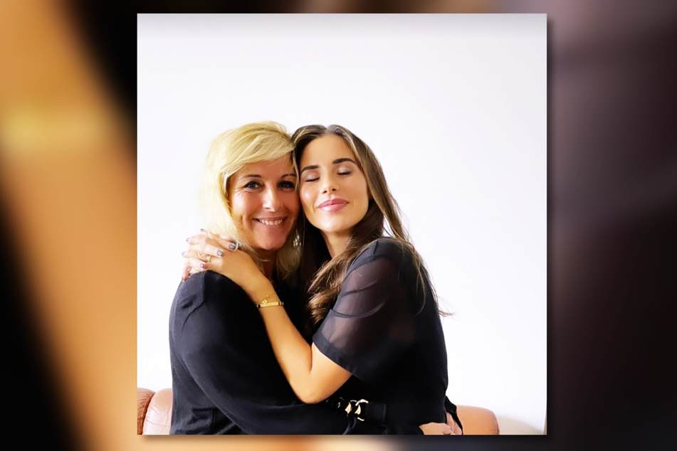Ein Foto von sich und ihrer Mama Sonja Strano teilte Sarah Engels (29) in ihrer Story bei Instagram.