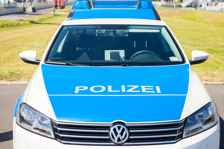 Von dem räuberischen Quartett konnte die Polizei einen 23-Jährigen stellen (Symbolbild).