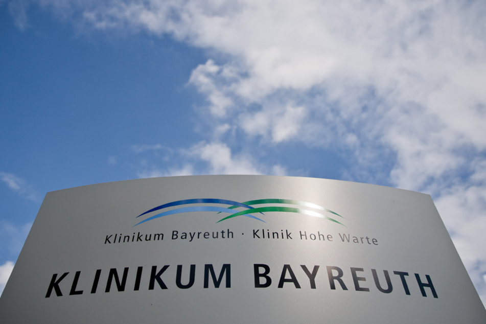 Im Klinikum Bayreuth werden ab sofort nur noch dringende Notfälle behandelt.