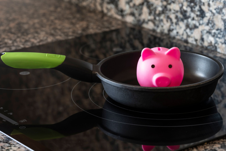 Das Stromsparen beim Kochen fängt mit der richtigen Wahl der Pfanne bzw. des Topfes an.