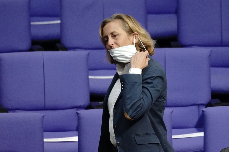 Beatrix von Storch ist die stellvertretende Bundessprecherin der AfD und trägt offenbar nicht gerne Masken vor Mund und Nase.