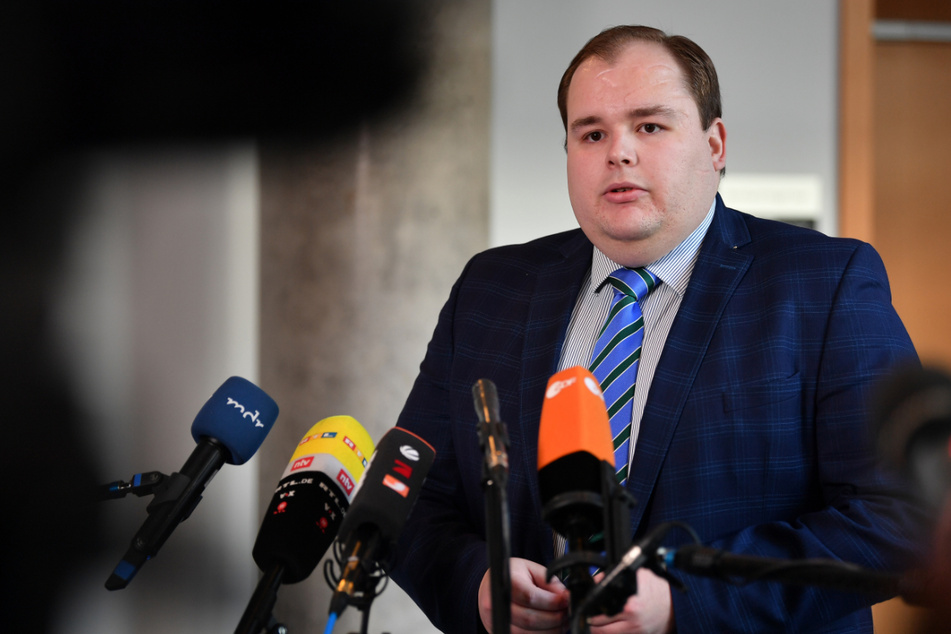 Für Torben Braga (30), parlamentarischer Geschäftsführer der Thüringer AfD-Fraktion, ist es verwunderlich, dass die Einstufung der gesamten AfD zwei Wochen vor den Landtagswahlen in Baden-Württemberg und Rheinland-Pfalz stattgefunden hat. (Archivbild)