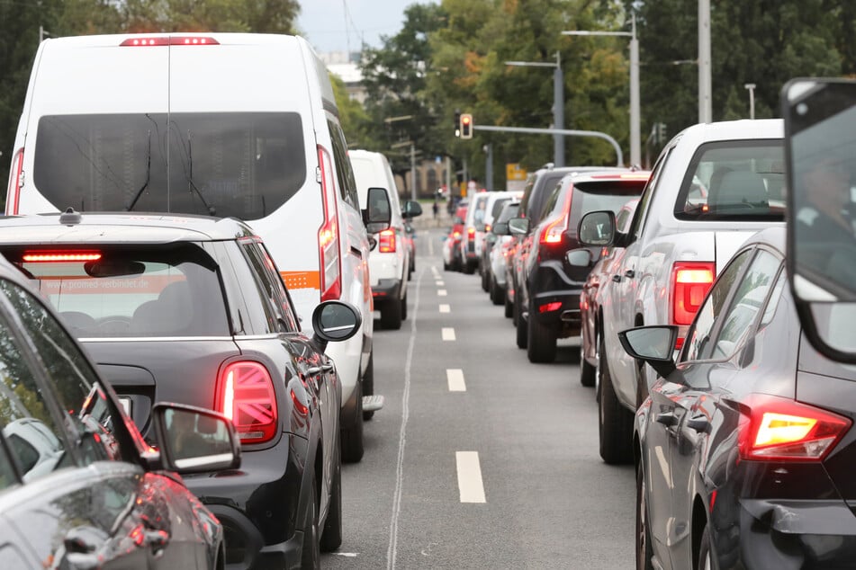 Aufgrund der ohnehin schon angespannten Verkehrslage in Dresden sollten die Fans bei der Anreise einiges beachten.