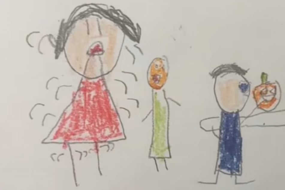 Junge (6) bringt Zeichnung mit nach Hause: Als Mutter sich darauf erkennt, wird sie stutzig