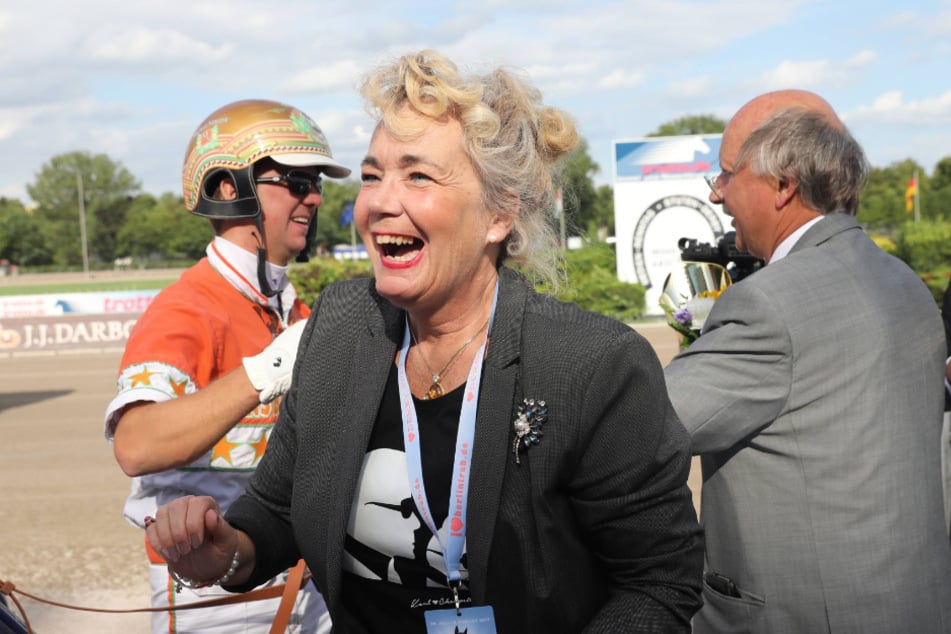 Unternehmerin Karin Walter-Mommert (62) finanziert die Rettung. Sie erhebt nun Vorwürfe gegen die Besatzung des Schleppers "Fortuna B". (Archivfoto)