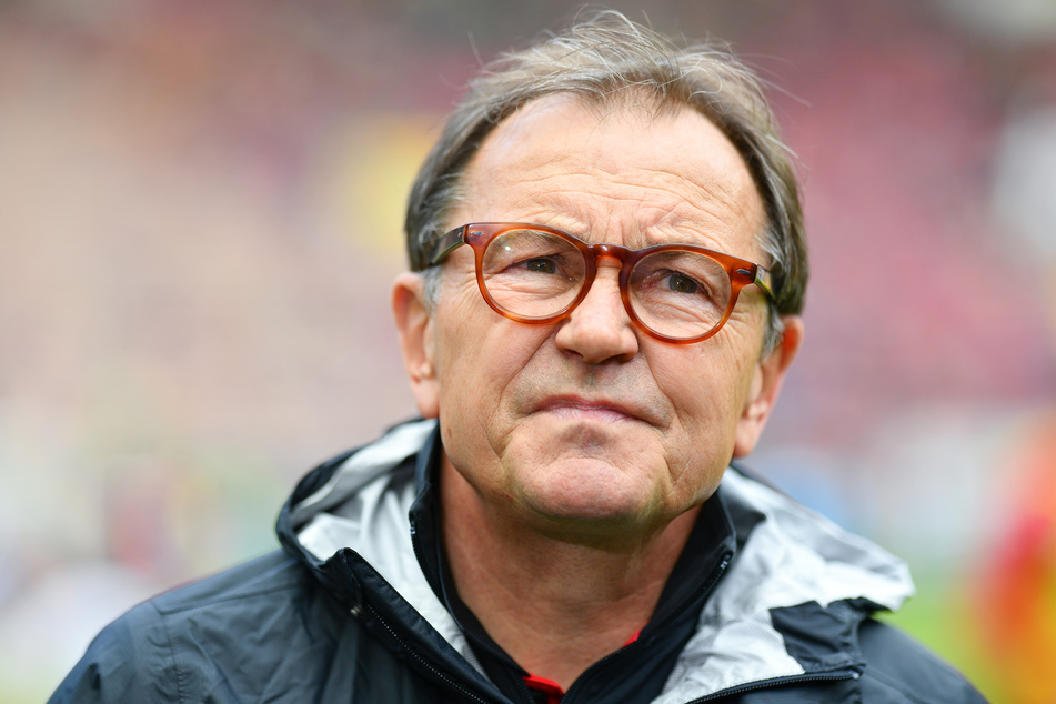 Er steht nicht zur Verfügung: Ewald Lienen (69) wird kein neuer Sportchef des MSV Duisburg.