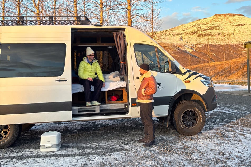 Klaas Heufer-Umlauf und Joko Winterscheidt auf Camping-Tour durch Island.