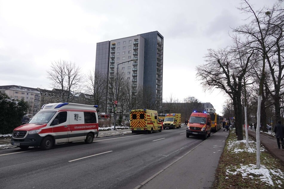 Das Käthe-Kollwitz-Ufer wurde voll gesperrt.