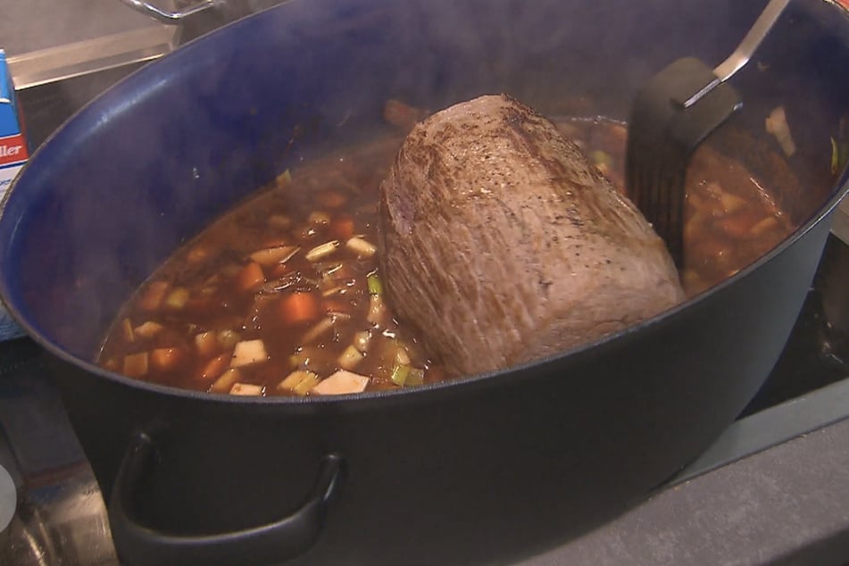 Als Hauptspeise hat Alina unter anderem einen Rinderbraten vorbereitet.