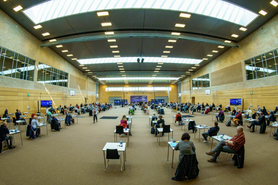 Wegen der Corona-Pandemie kamen die SSW-Delegierten mit viel Abstand in der Turnhalle der A. P. Moeller-Schule zusammen.