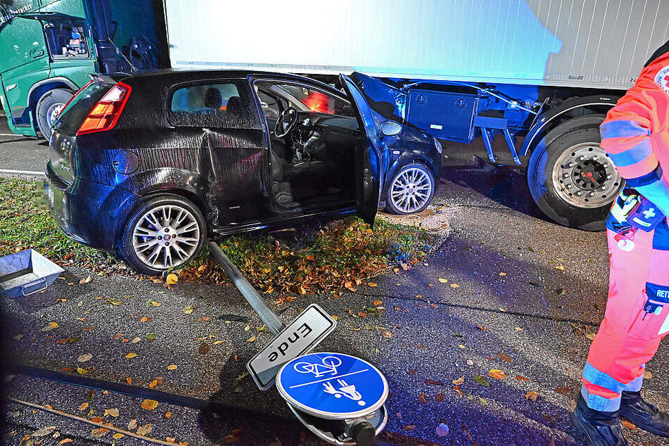 Die Fahrgastzelle blieb weitgehend unzerstört.