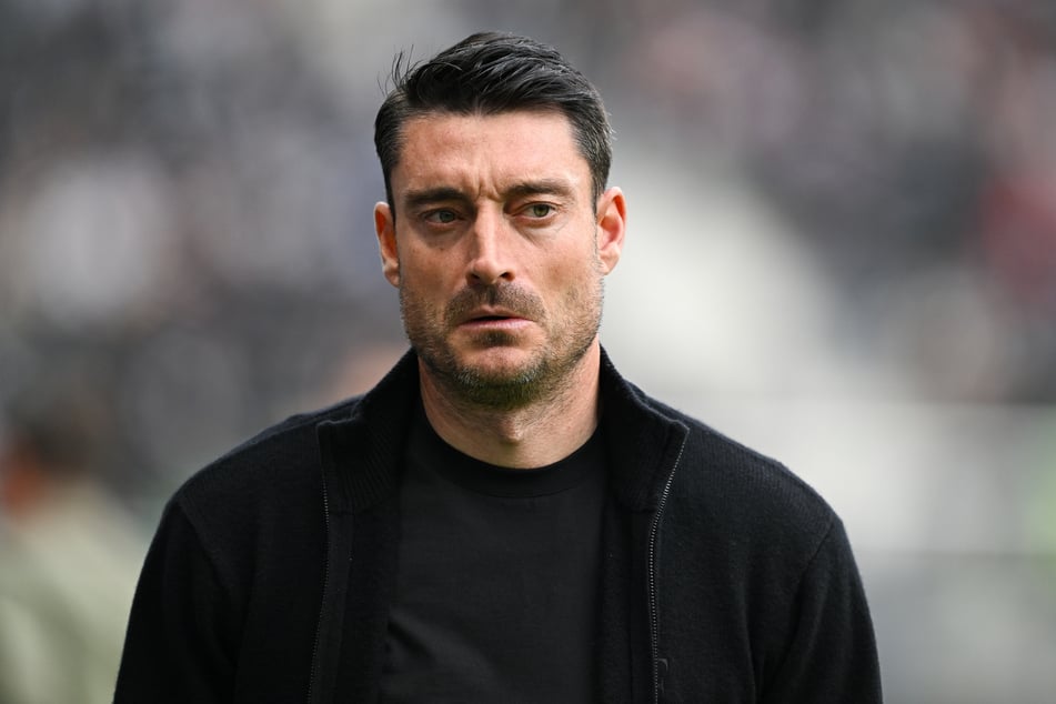 Endet Albert Rieras (44) Zeit bei Eintracht Frankfurt vorzeitig?