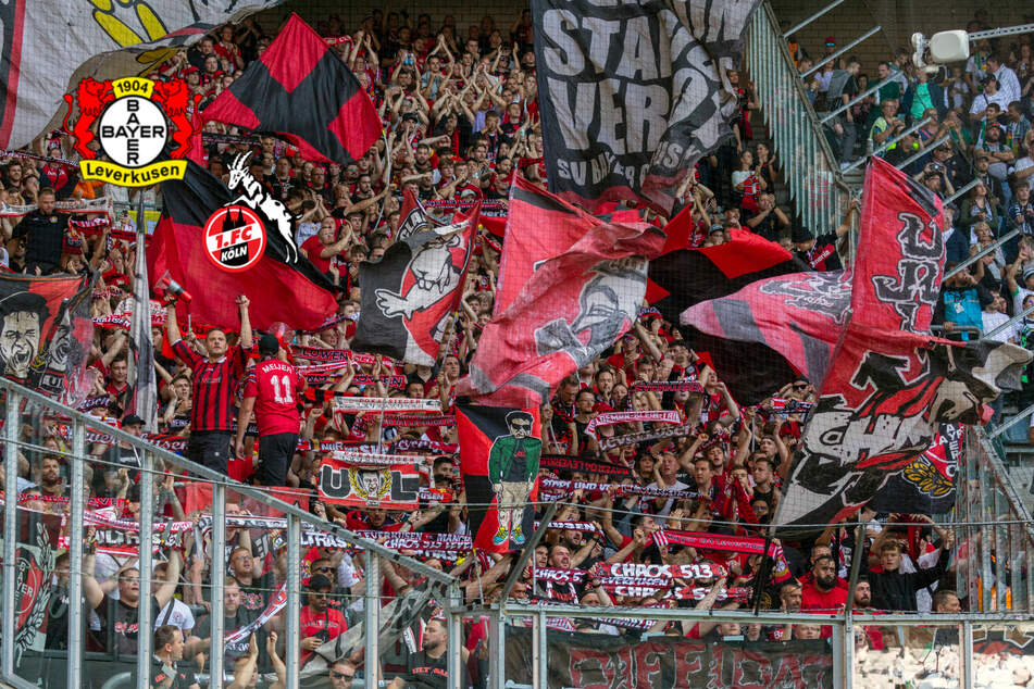 Geschmacklos-Banner: Leverkusen-Fans hoffen auf Schuss eines USK-Beamten auf den 1. FC Köln