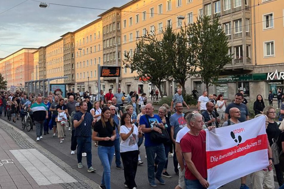 Ein Zug aus knapp 2000 Demonstranten bewegte sich durch die Magdeburger Innenstadt.