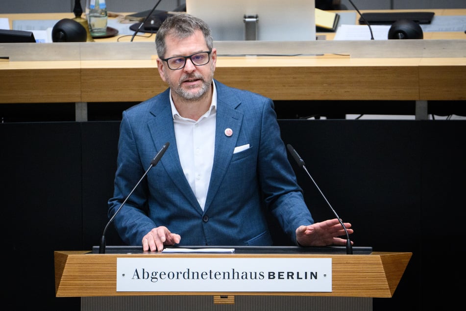 Werner Graf (46, Bündnis 90/Die Grünen) kritisierte Kai Wegners Vorgehen während des Stromausfalls in Berlin.