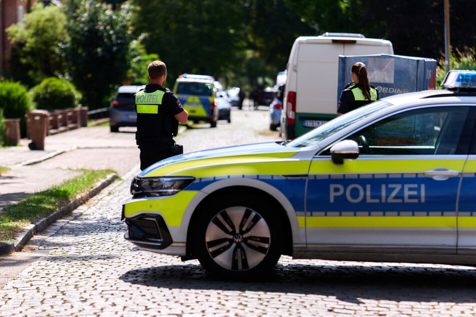 Der Bereich um die Jugendeinrichtung ist großräumig abgesperrt.
