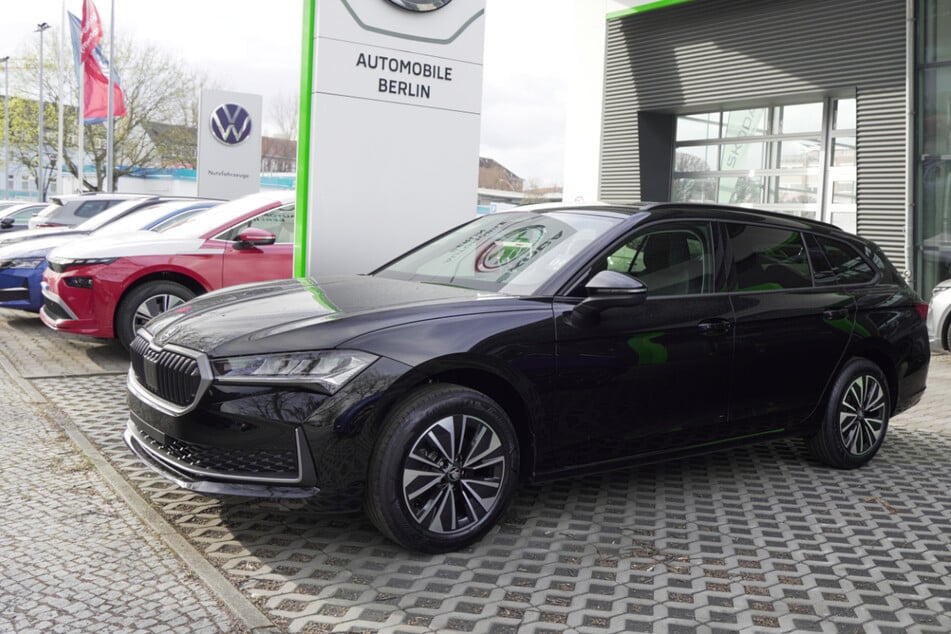 Abbildung zeigt Sonderausstattung.