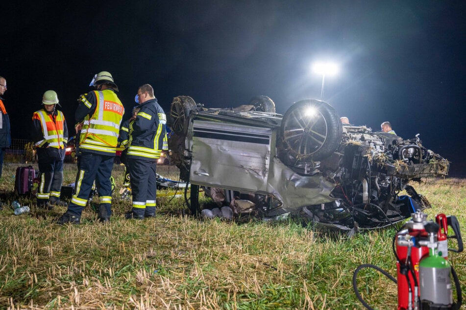 Bei dem schweren Unfall auf der A93 sind insgesamt vier Personen schwer verletzt worden. Ein 66-Jähriger verstarb drei Stunden später in einer Klinik.