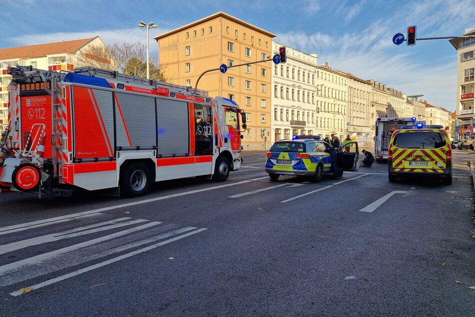 Auf der viel befahrenen Kreuzung Gerberstraße und Berliner Straße ist am Mittwochmorgen eine Fußgängerin (27) von einem Auto erfasst worden.