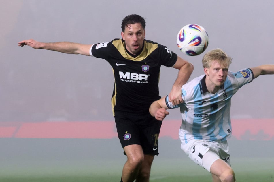 Trotz Tor: Marcel Bär (33, l.) hat nach der Partie gegen 1860 München das Gefühl, versagt zu haben.