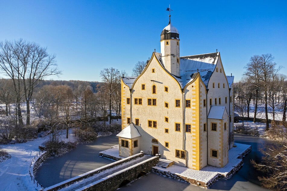Das Wasserschloss Klaffenbach lädt am Sonntag zur Lichtmess ein.