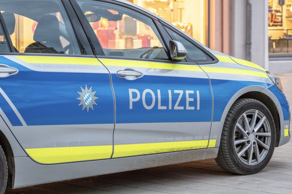 Spritztour geht schief: Teenager (15) krallt sich Papas BMW und rammt sechs Autos