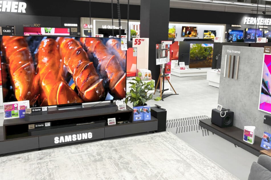 Fernseher bekommt Ihr bei MediaMarkt und Saturn super günstig. Mit der "Alt gegen neu"-Aktion spart Ihr noch mehr.