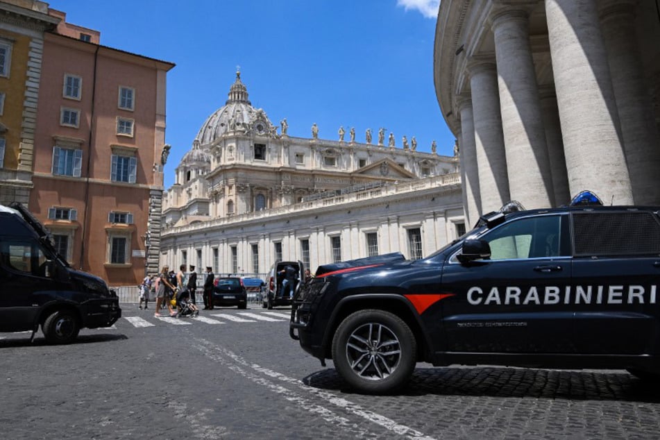 Terror-Alarm im Vatikan: Auto durchbricht Polizei-Absperrung, Schuss fällt