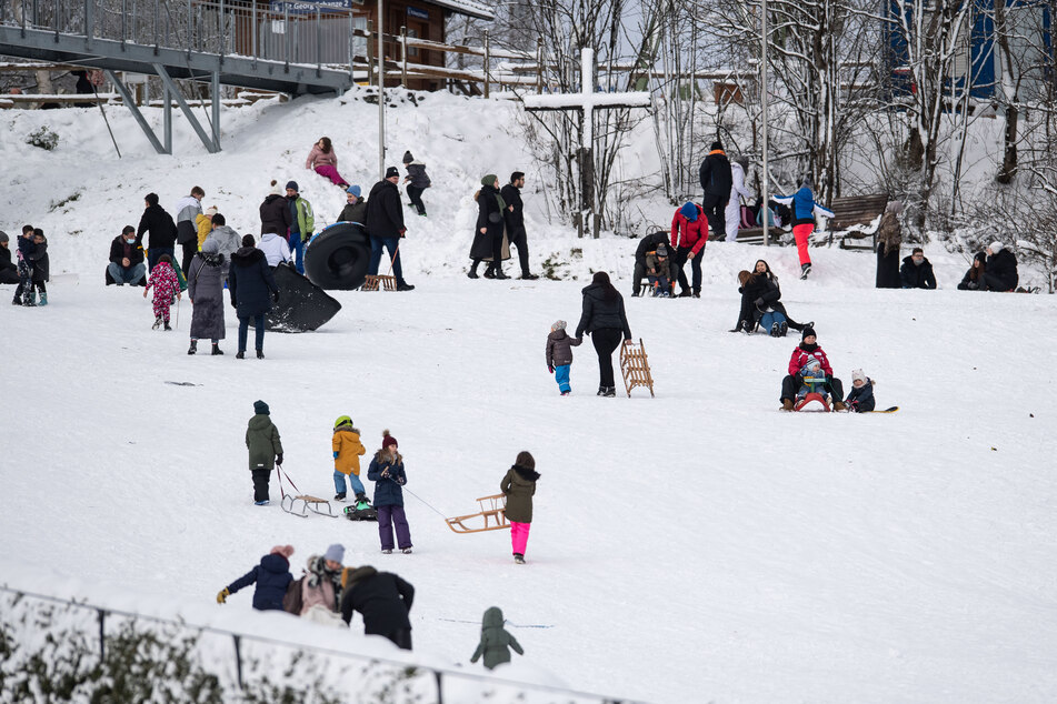 Am Wochenende werden in den NRW-Wintersportgebieten wieder viele Tagestouristen erwartet.