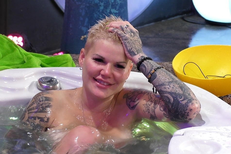 Nach 2013 (Bachelor) das zweite Mal nackt im Whirlpool: Melanie Müller.