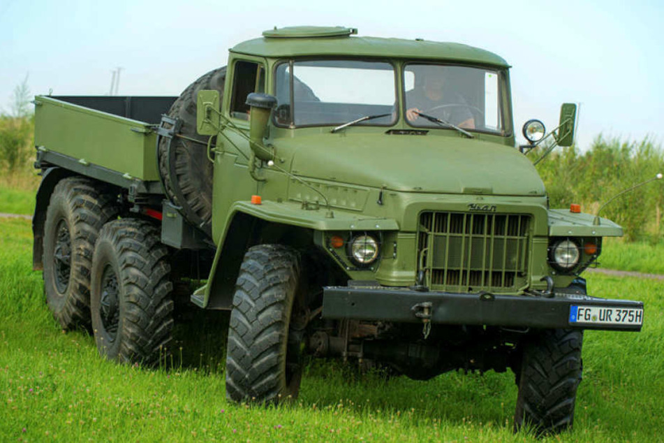 Der Ural 375 ist ein allradgetriebener sowjetischer Lastkraftwagen. Das Fahrzeug wurde in diversen Varianten gebaut und stand auch in Diensten der NVA.