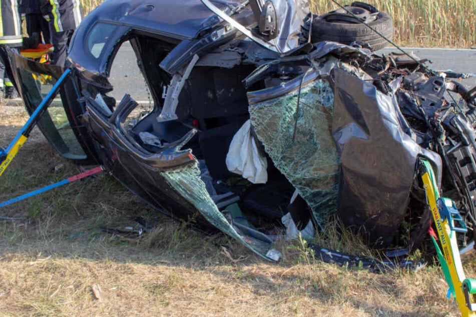Drei Menschen wurden bei dem Unfall in Bayern schwer verletzt.