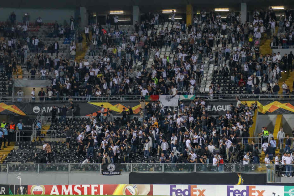 Die Frankfurter spielen derzeit auf Bewährung. Durch die neuen Krawalle erwartet sie nun eine empfindliche Strafe von der UEFA.