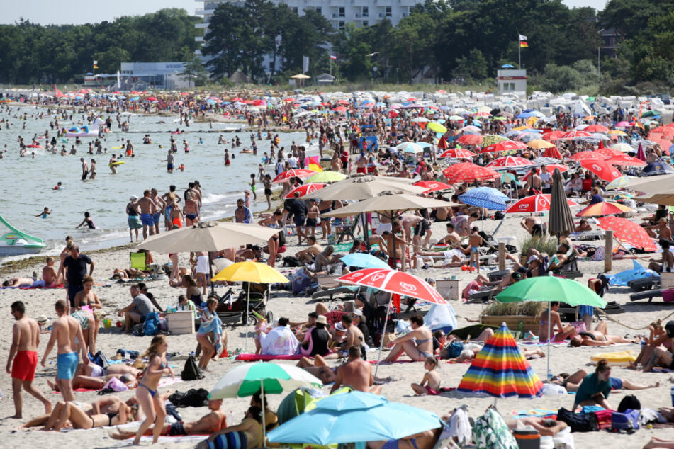 Viele Badegästen waren am Wochenende in Schleswig-Holstein wie hier am Timmendorfer Strand.