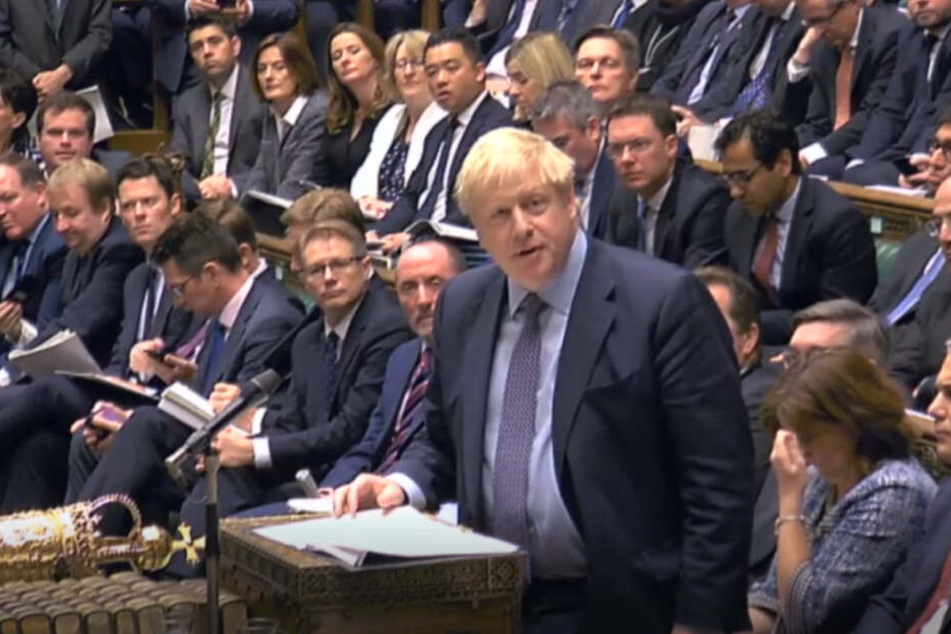 Johnson ist nun per Gesetzt verpflichtet, bei der EU eine Verlängerung der Brexit-Frist über den 31.10. hinaus zu beantragen.