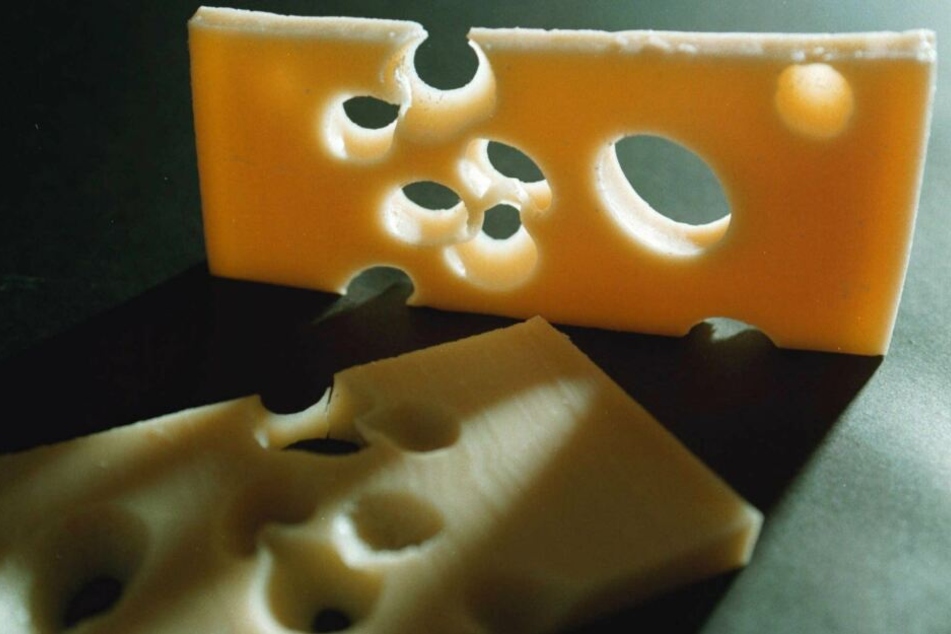 Ein Mann lies Käse im Wert von 4,55 Euro mitgehen, obwohl er genug Geld dafür hatte. (Symbolbild)