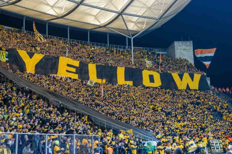 Die gelbe Wand in Berlin: 35.000 Dynamo-Fans reisten zur Hertha.