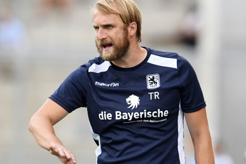 Daniel Bierofka will mit dem TSV 1860 München unbedingt Klasse halten. (Archivbild)
