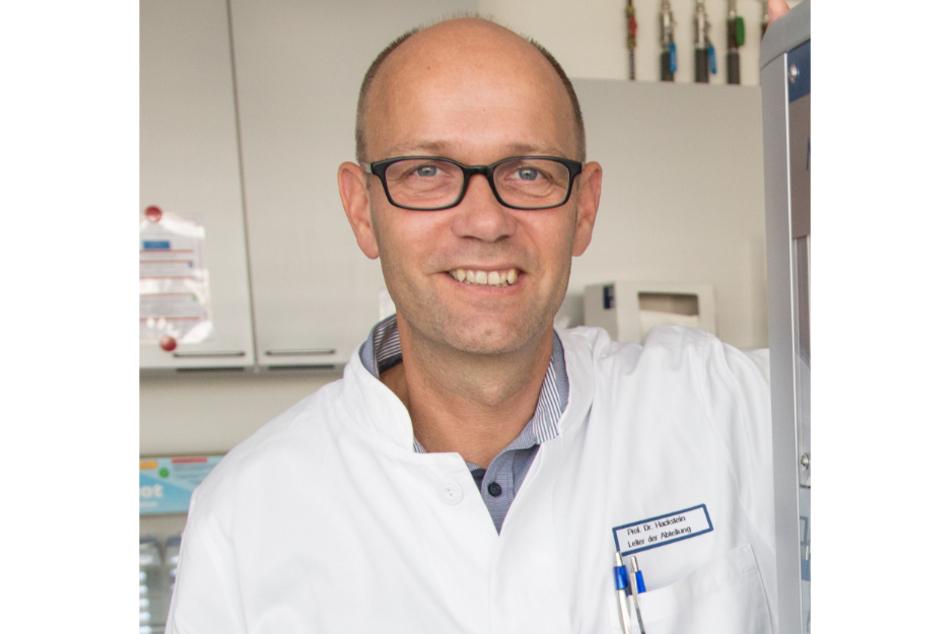 Holger Hackstein, Leiter der Abteilung für Transfusionsmedizin der Friedrich-Alexander-Universität Erlangen-Nürnberg.