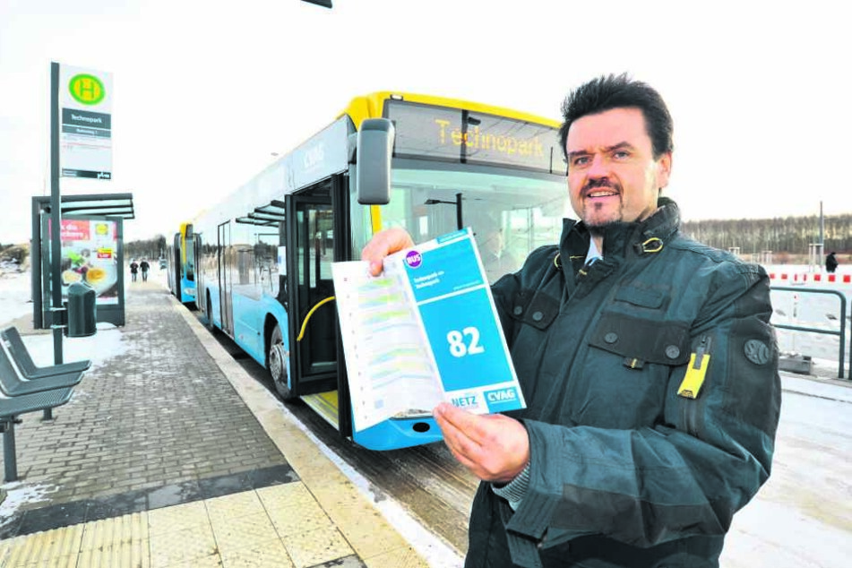 CVAG-Chef Jens Meiwald
(53) schaute sich
den ersten Tag in der
Linie 82 persönlich an.